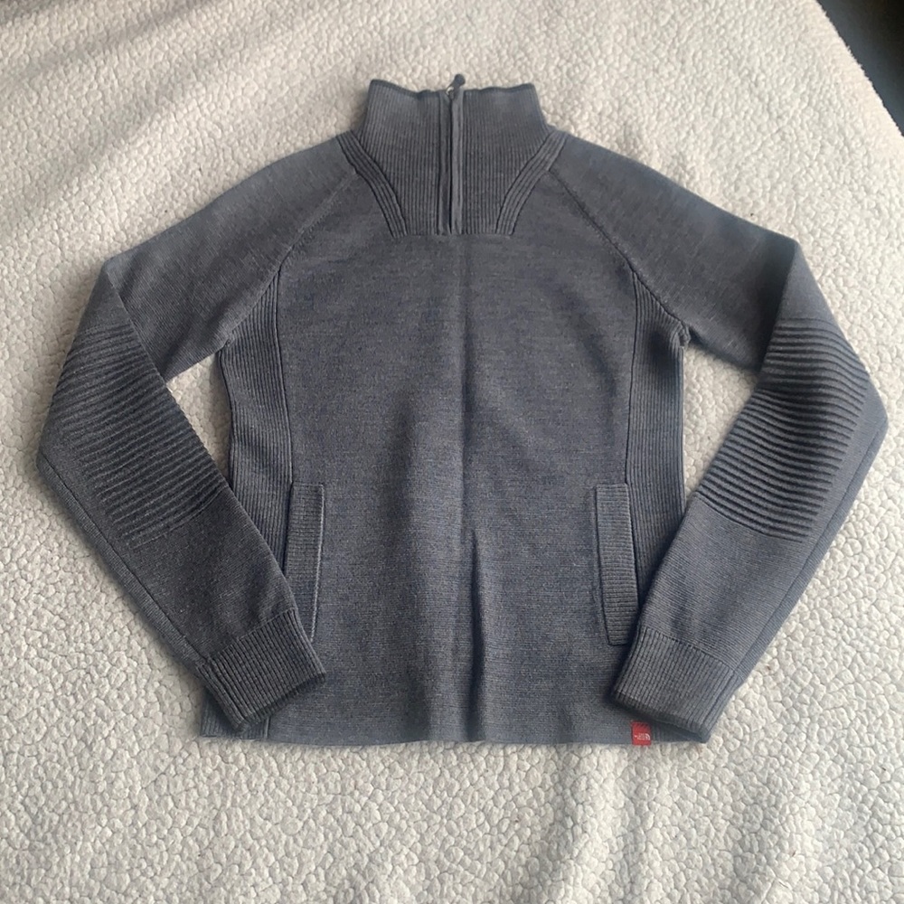 North face women’s sweater